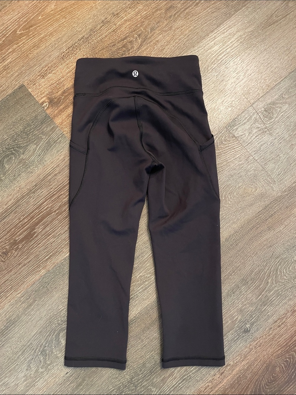lululemon athletica Black Women's Cropped Leggings Size 2